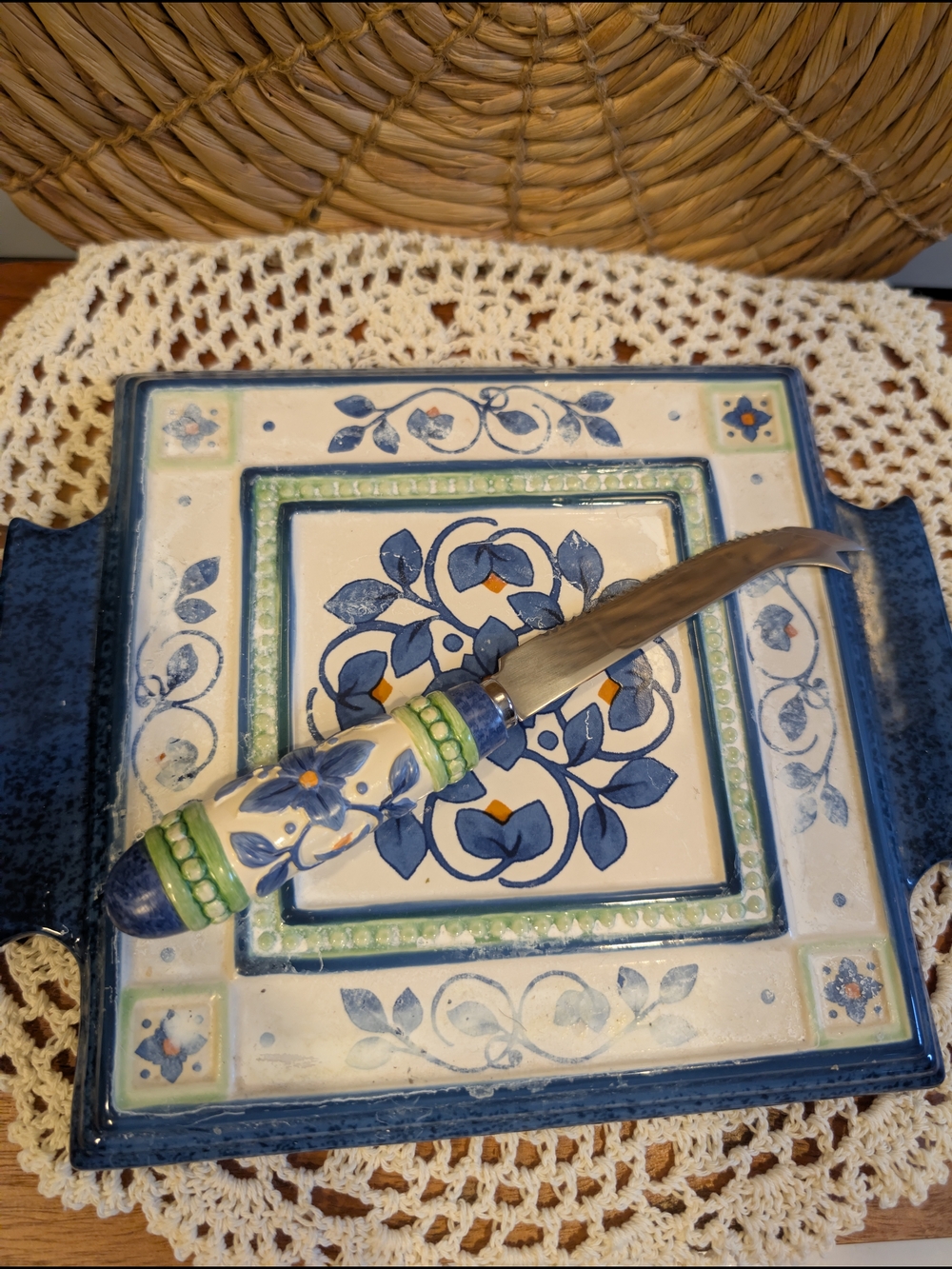 Pfaltzgraff Blue and Cream Floral Ceramic Cheese Plate with Knife